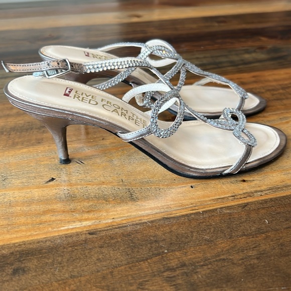 E! Live From The Red Carpet - Kelli Heels - Picture 5 of 9